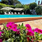 Beautiful For Two With A Pool