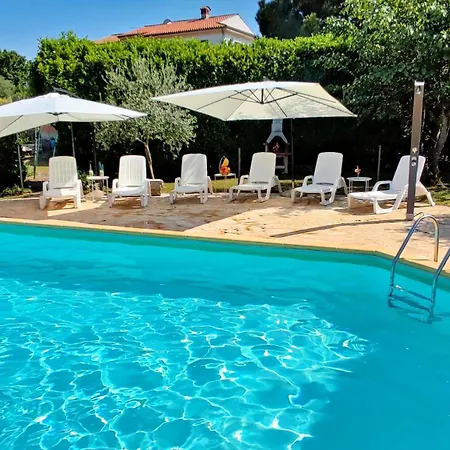 Beautiful For Two With A Pool 3* 罗维尼村