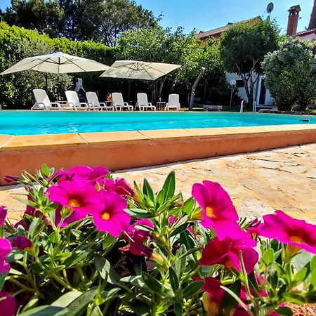 Beautiful For Two With A Pool