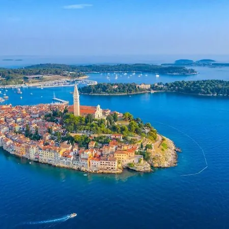 Beautiful For Two With A Pool 3*