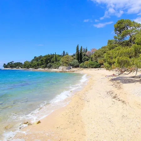 Beautiful For Two With A Pool ロヴィンスコ・セロ