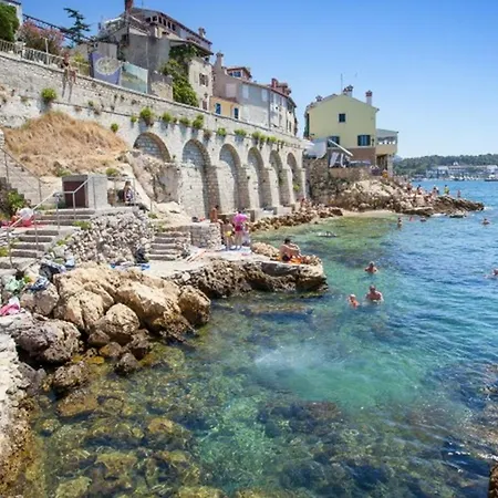 Beautiful For Two With A Pool Appart hôtel Rovinjsko Selo