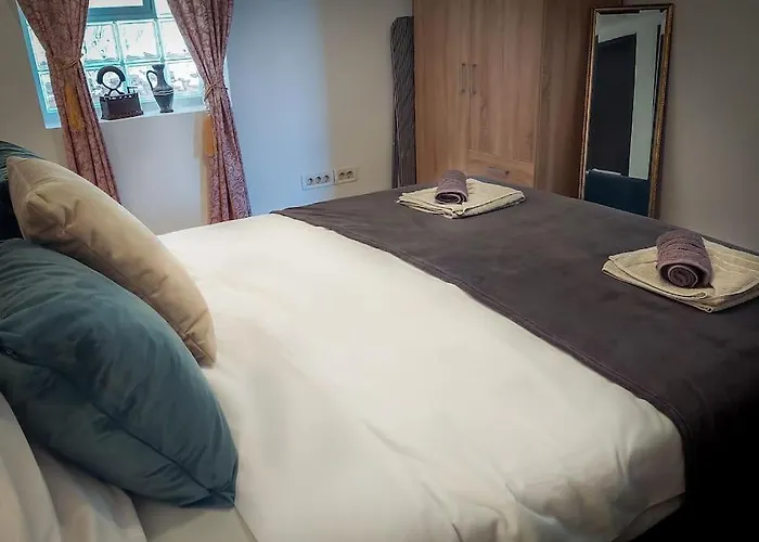 Beautiful For Two With A Pool Apartahotel